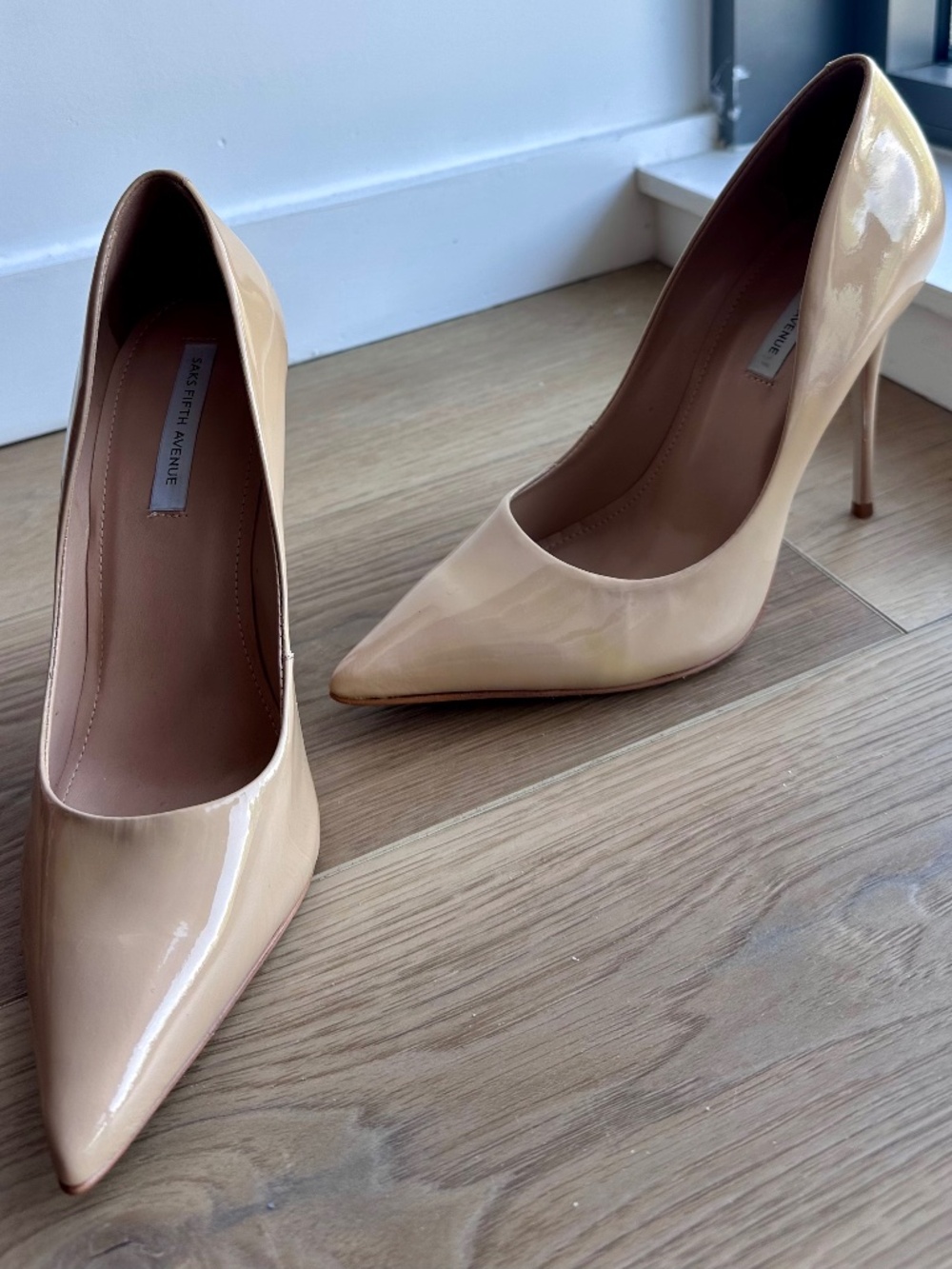 SAKS FIFTH AVENUE NUDE PUMP SIZE 10